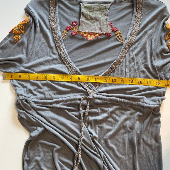 GREEN by Green Dragon Embroidered Top Womens Large Gray V-Neck Modal Boho Soft - Picture 11 of 12